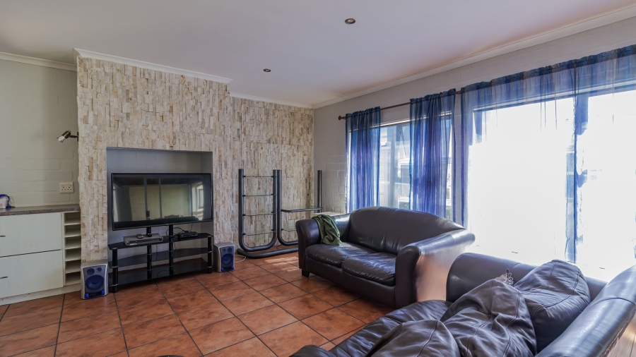 To Let 3 Bedroom Property for Rent in Waterfront Western Cape